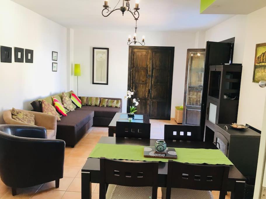 Boutique Style Apartment In Velez De Benaudalla - Near Salobrena Esterno foto
