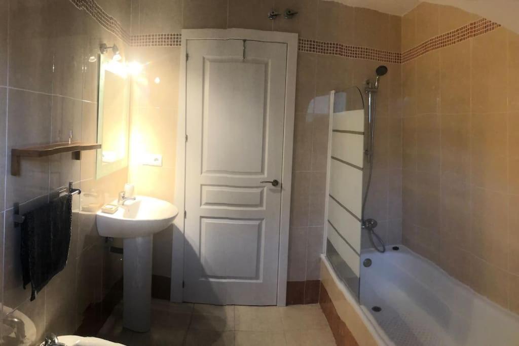 Boutique Style Apartment In Velez De Benaudalla - Near Salobrena Esterno foto